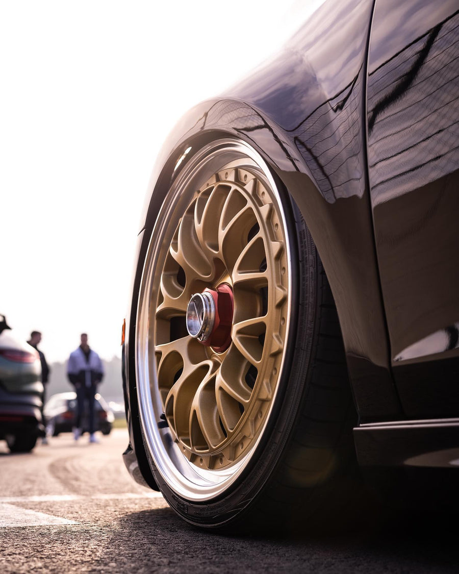 MG-line centerlock-style parts on Rotiform wheel